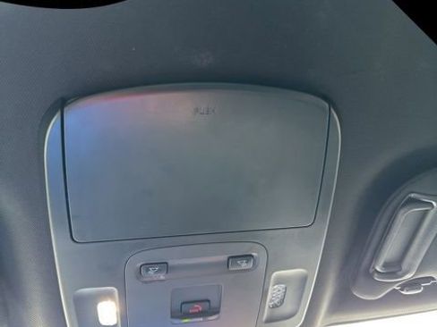 Used 2025 Toyota Camry SE image 25