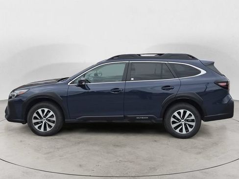 Used 2025 Subaru Outback Premium AWD/4WD image 8
