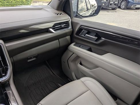 Used 2025 GMC Yukon Elevation w/ Elevation Premium Package image 19