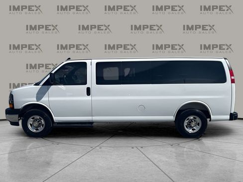 Used 2025 Chevrolet Express 3500 LT w/ LT Preferred Equipment Group RWD image 2