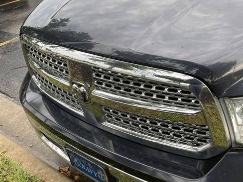 Used 2018 RAM 1500 Laramie w/ Convenience Group AWD/4WD image 9