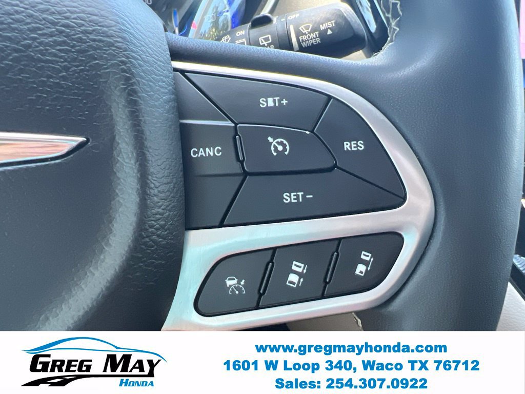 Used 2022 Chrysler Pacifica Touring-L FWD image 28
