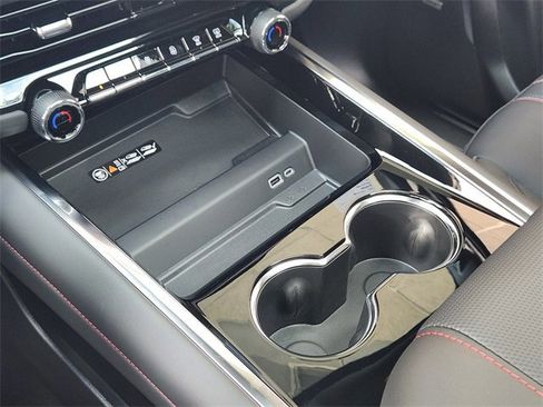 New 2026 Chevrolet Suburban RST w/ RST Capability Package image 17