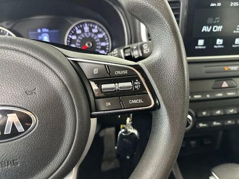 Used 2022 Kia Sportage LX image 16