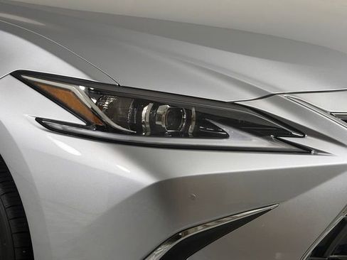 Used 2025 Lexus ES 350 w/ Premium Package FWD image 16