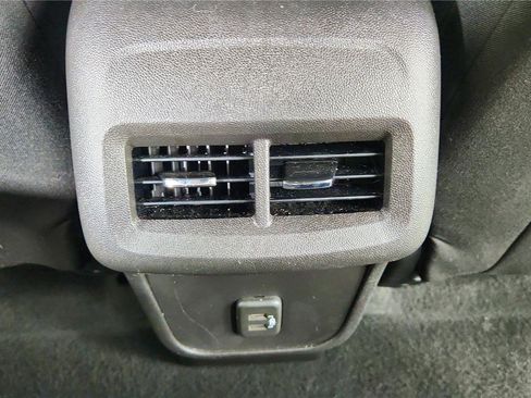 Used 2024 Chevrolet Equinox LT image 33