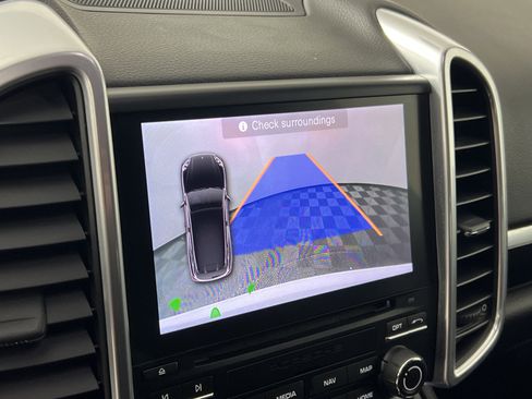 Used 2017 Porsche Cayenne Platinum Edition image 30