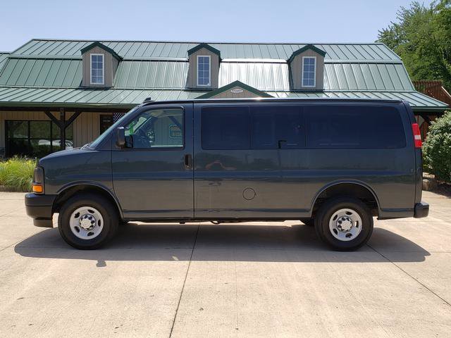 Used 2017 Chevrolet Express 2500 LS RWD image 2