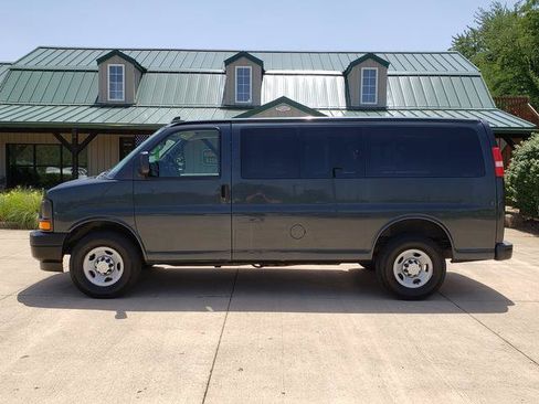 Used 2017 Chevrolet Express 2500 LS RWD image 2