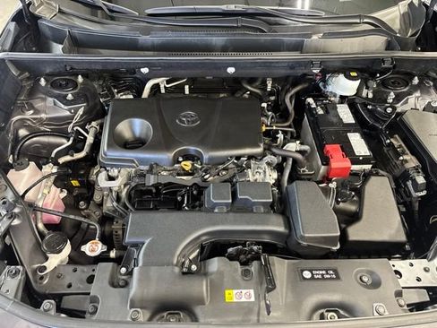 Used 2025 Toyota RAV4 XLE AWD/4WD image 30