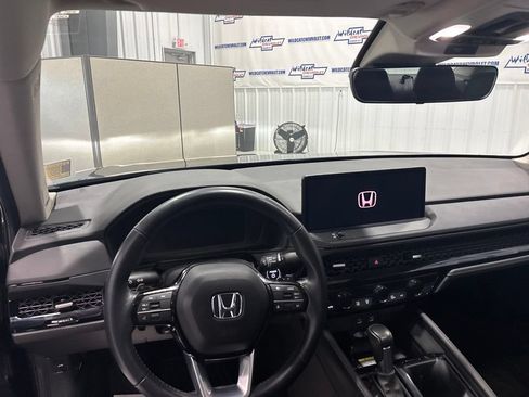 Used 2024 Honda Accord Touring image 2