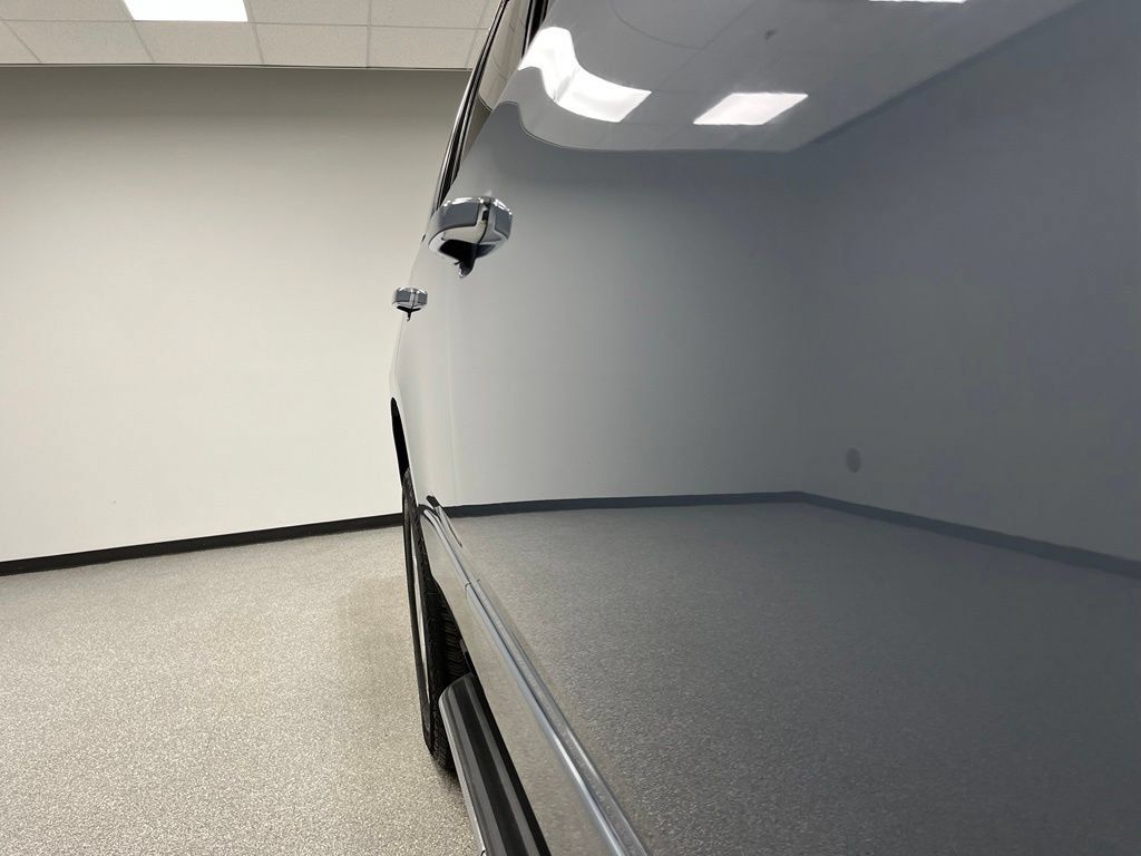 Used 2015 Chevrolet Tahoe LTZ AWD/4WD image 12