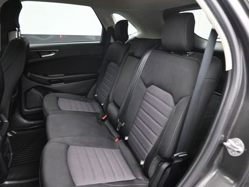 Used 2019 Ford Edge SE image 23