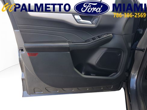 Used 2022 Ford Escape SEL image 16