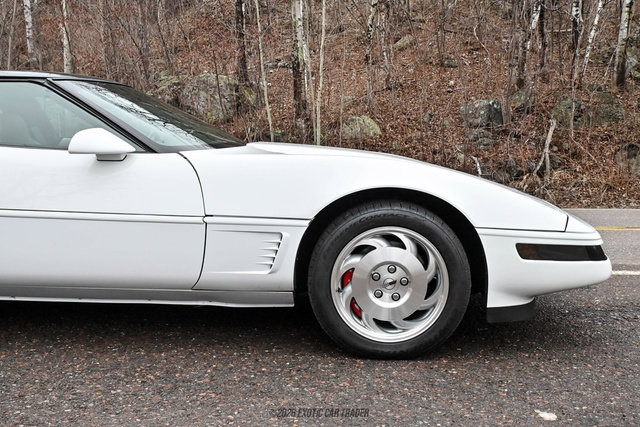 Used 1995 Chevrolet Corvette Coupe RWD image 11
