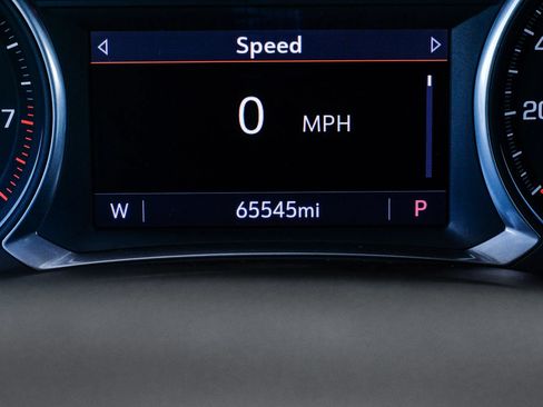 Used 2022 Chevrolet Traverse LT FWD image 26