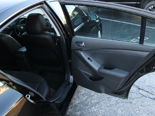 Used 2011 Nissan Altima 2.5 SL w/ 2.5SL Pkg FWD image 27