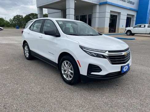 Used 2022 Chevrolet Equinox LS image 7