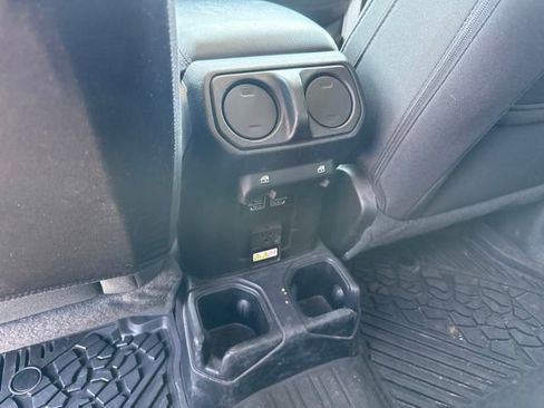 Used 2021 Jeep Wrangler Unlimited Sahara AWD/4WD image 17