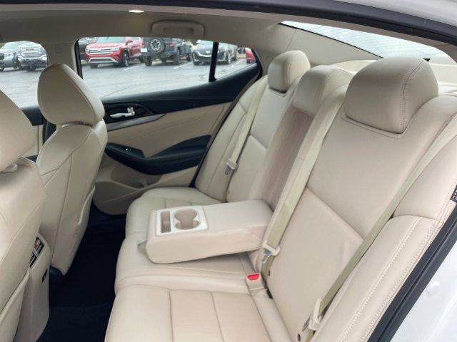 Used 2020 Nissan Maxima 3.5 SV w/ Floor Mat Group FWD image 12