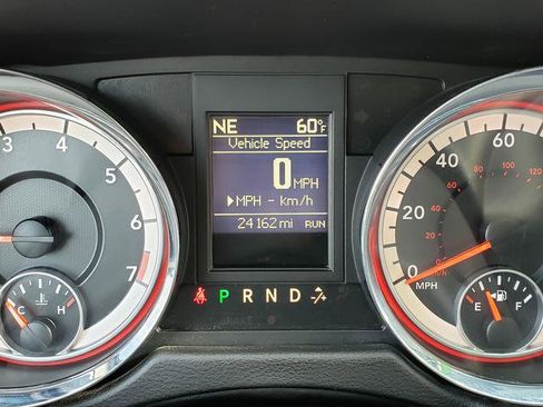 Used 2016 Dodge Grand Caravan SXT w/ Rear Park Assist Package image 24