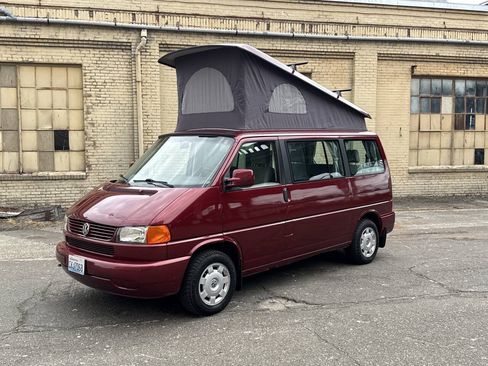 Used 1999 Volkswagen Eurovan MV FWD image 2