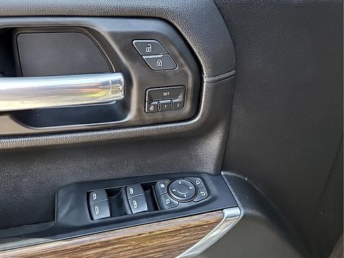 Used 2022 Chevrolet Silverado 1500 High Country w/ Safety Package II AWD/4WD image 14
