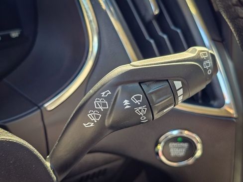 Used 2021 Ford Edge Titanium w/ Class II Trailer Tow Package image 18