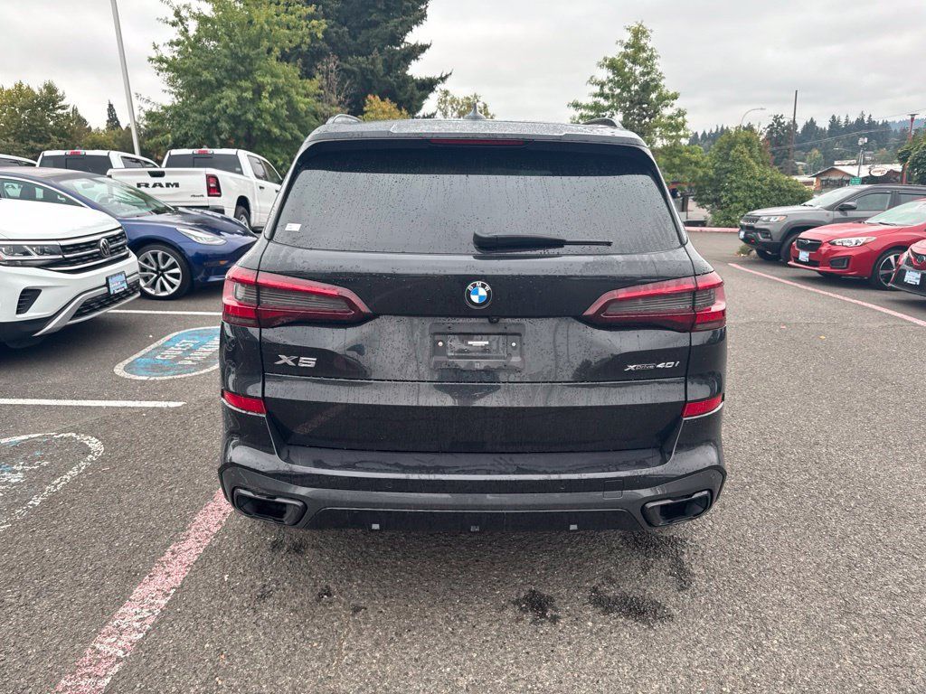 Used 2022 BMW X5 xDrive40i w/ M Sport Package AWD/4WD image 8