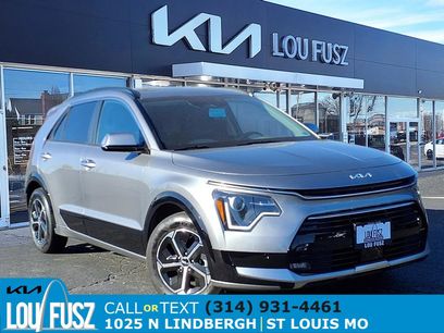 Used 2023 Kia Niro SX