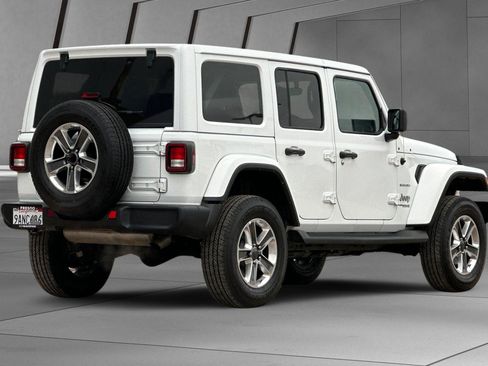 Used 2022 Jeep Wrangler Unlimited Sahara image 4