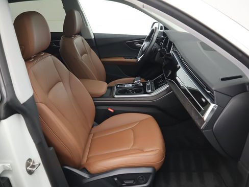 Used 2022 Audi Q8 Premium Plus image 21