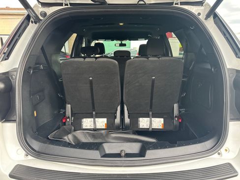 Used 2019 Ford Explorer XLT w/ Equipment Group 201A AWD/4WD image 16