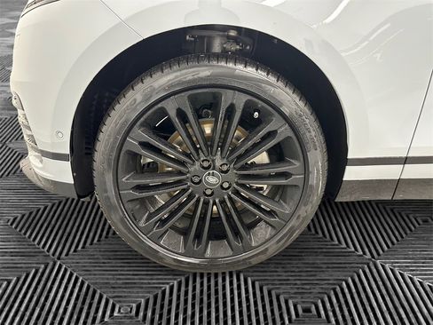 New 2026 Land Rover Range Rover Velar Dynamic SE image 14