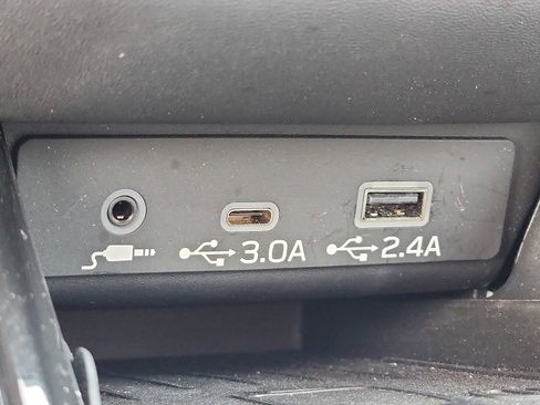 Used 2023 Subaru Outback Premium image 24