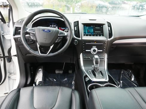 Used 2018 Ford Edge Titanium w/ Equipment Group 301A AWD/4WD image 20