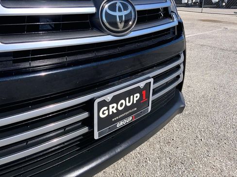 Used 2017 Toyota Highlander Limited image 29