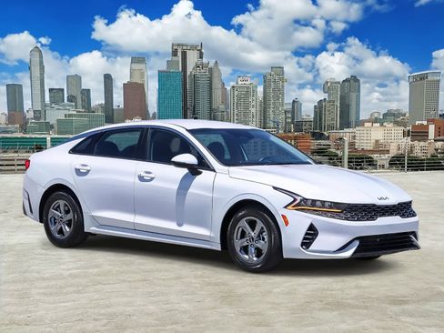 Used 2023 Kia K5 LXS FWD image 3