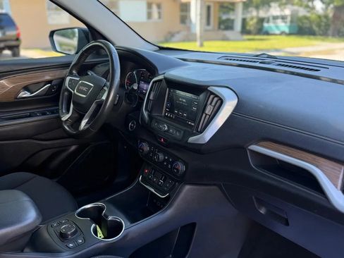 Used 2019 GMC Terrain SLE w/ Driver Convenience Package image 3