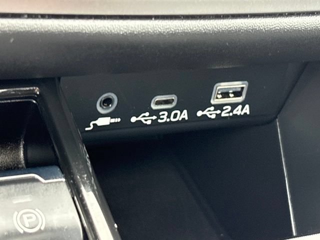 Used 2025 Subaru Outback Limited AWD/4WD image 14