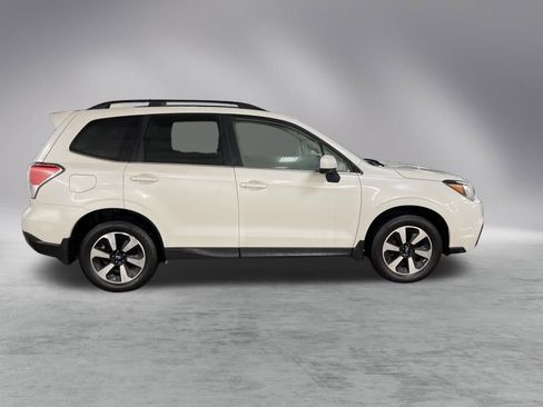 Used 2017 Subaru Forester 2.5i Limited image 6