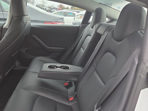 Used 2023 Tesla Model 3 Standard Range image 4