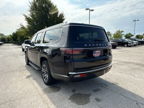 Used 2024 Jeep Wagoneer L Series II w/ Flexible Seating Group AWD/4WD image 3