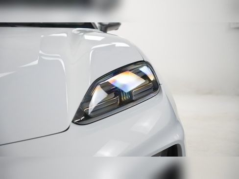 Used 2025 Porsche Macan 4 Electric image 7