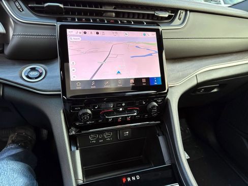 New 2025 Jeep Grand Cherokee Limited image 16