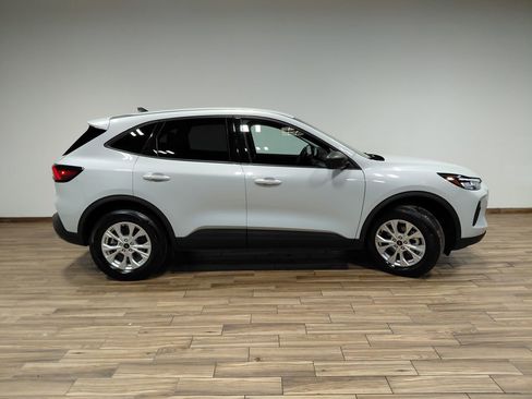 Certified 2025 Ford Escape Active AWD/4WD image 14