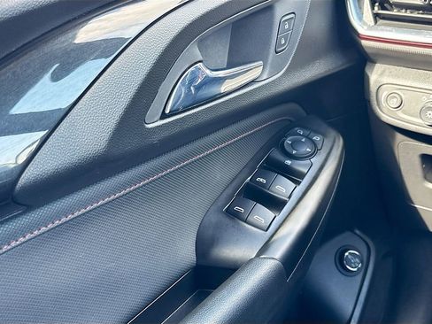 Used 2022 Chevrolet TrailBlazer RS w/ Sun and Liftgate Package image 17