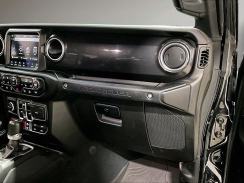Used 2022 Jeep Wrangler Unlimited Rubicon AWD/4WD image 26