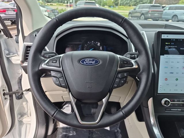 Used 2023 Ford Edge Titanium AWD/4WD image 18
