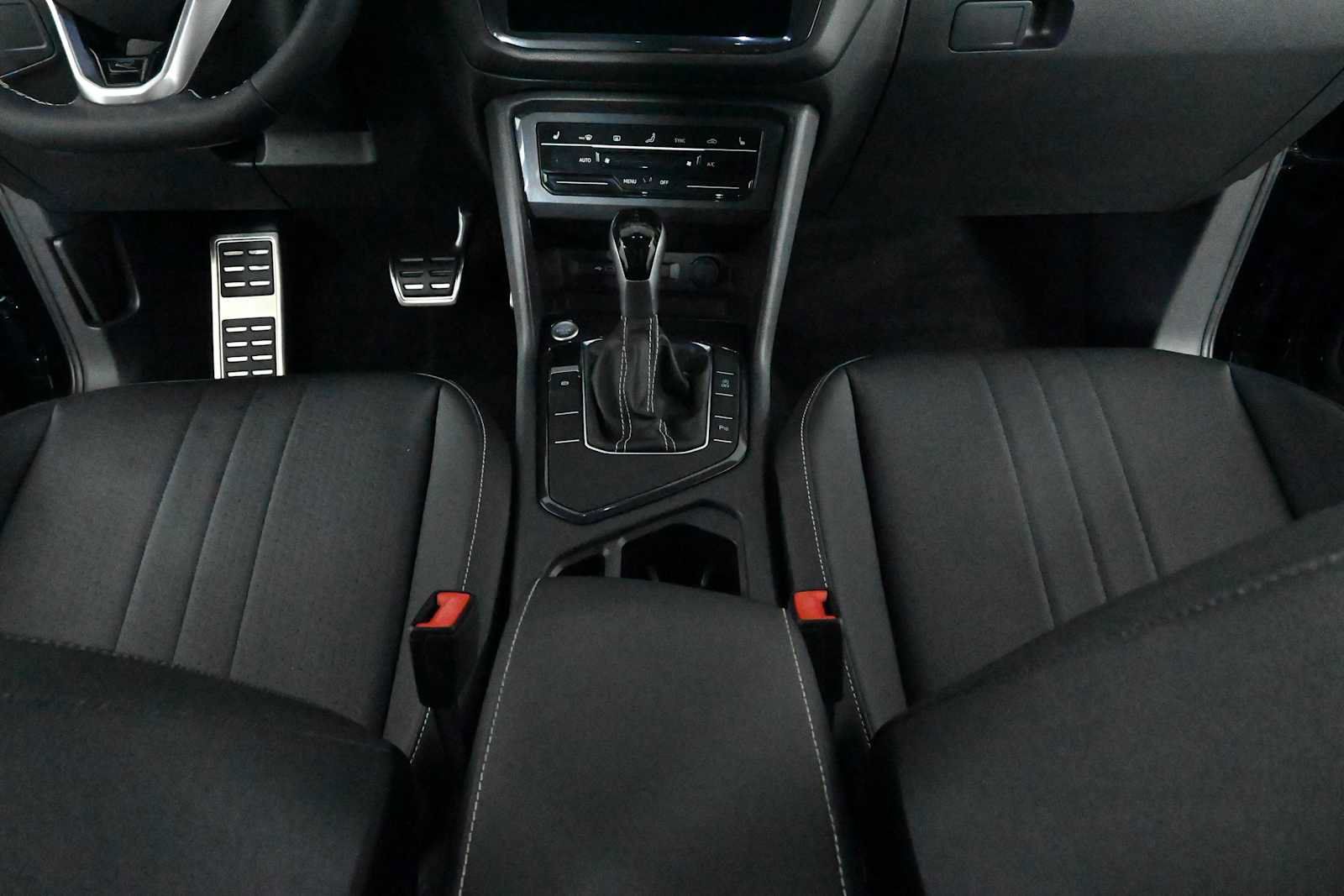 Certified 2023 Volkswagen Tiguan SE R-Line FWD image 16